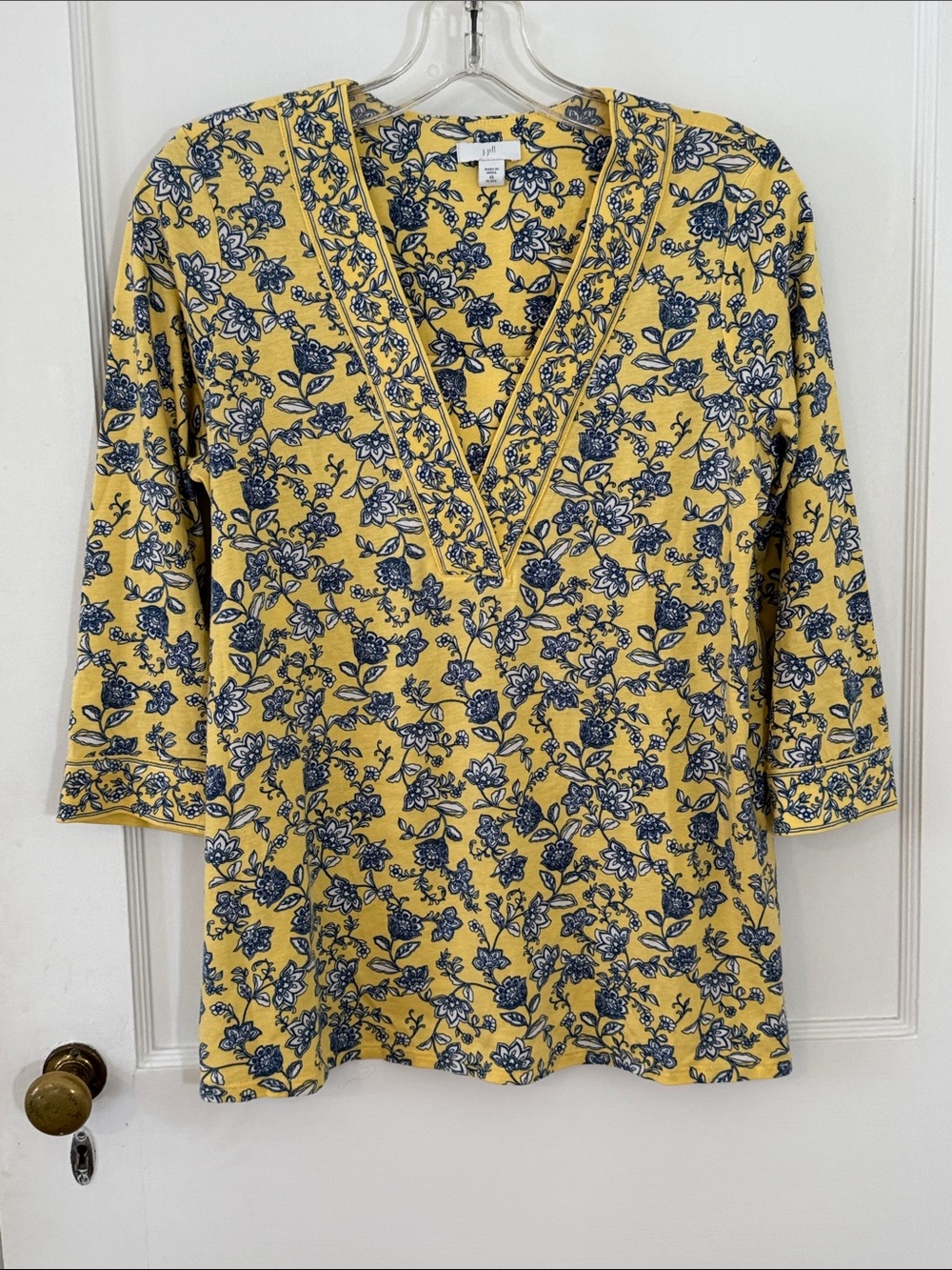 J. Jill Yellow/Blue French Floral V-Neck Fine Knit Top w/ 3/4 sleeves, size XSP